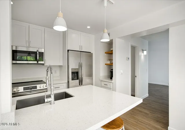 Listing Photo 1 - Condo for sale in building located at 8055 E Thomas Rd, Scottsdale, AZ 85251 - Unit #E115