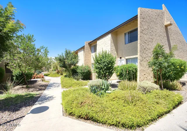 Listing Photo 2 - Condo for sale in building located at 8055 E Thomas Rd, Scottsdale, AZ 85251 - Unit #E115