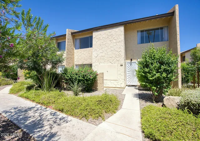 Listing Photo 3 - Condo for sale in building located at 8055 E Thomas Rd, Scottsdale, AZ 85251 - Unit #E115
