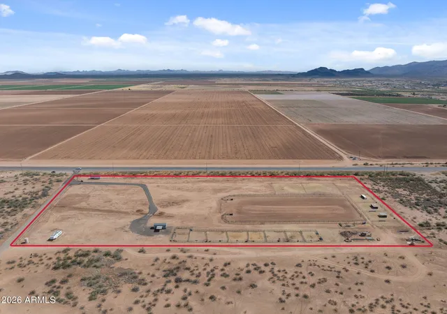 Homes for sale in Aguila, AZ | 50128 W Us Hwy 60 Hwy, Aguila, AZ 85320 | MLS# 7027615