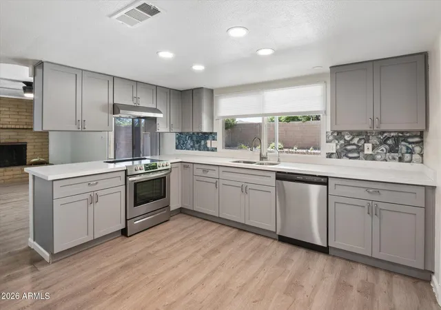 Photo 2 of Sale Pending at 1971 E Pegasus Dr, Tempe, AZ 85283 | MLS# 7028024 | Listing updated on 2026-08-22