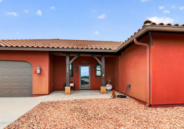 Photo 2 of Sale Pending at 640 N Atchison Cir, Wickenburg, AZ 85390 | MLS# 7028112 | Listing updated on 2026-08-31