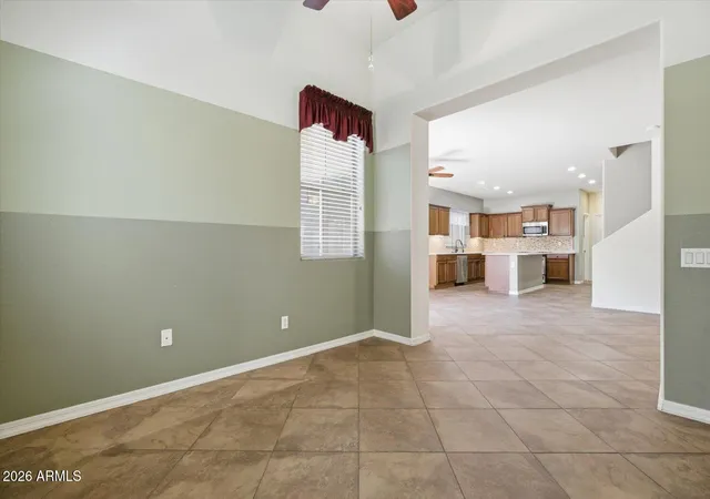 4th image of 1945 W Busoni Pl, Phoenix, AZ 85023 | MLS# 7028777