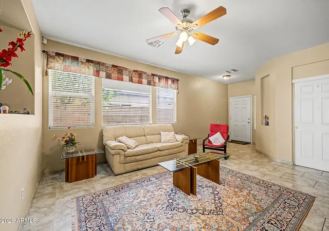 5th image of 8118 W Harmony Ln, Peoria, AZ 85382 | MLS# 7032135