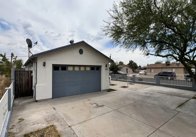 Photo 3 of Single family home for sale at 6601 N 54th Avenue, Glendale, AZ 85301 | MLS# 7028943 | Listing updated on 2026-07-27