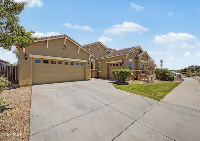 Homes for sale in Surprise, AZ | 11231 N 163rd Dr, Surprise, AZ 85388 | MLS# 7029263