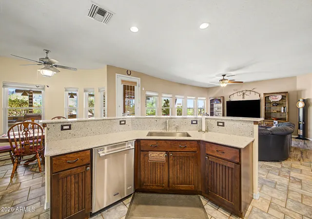 Photo 4 of Single family home for sale at 931 E Echo Cir, Apache Junction, AZ 85119 | MLS# 7031494 | Listing updated on 2026-10-04