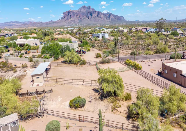 2nd image of 931 E Echo Cir, Apache Junction, AZ 85119 | MLS# 7031494