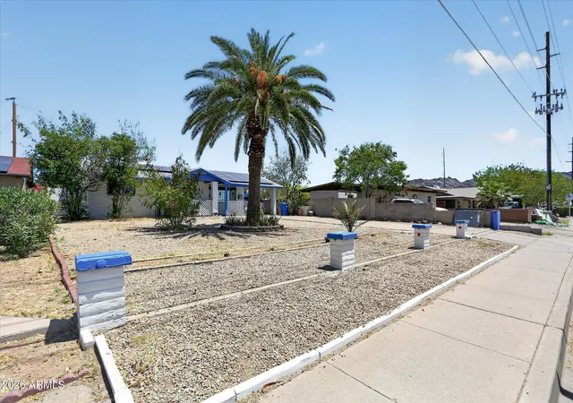 Photo 1 of Single family home for sale at 806 E Mountain View Rd, Phoenix, AZ 85020 | MLS# 7028930 | Listing updated on 2026-10-08