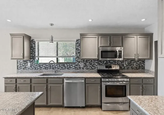 Photo 4 of Single family home for sale at 3207 W Molly Ln, Phoenix, AZ 85083 | MLS# 7034276 | Listing updated on 2026-08-14