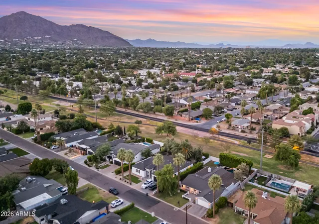 3rd image of 2945 N 47Th Pl, Phoenix, AZ 85018 | MLS# 7029497