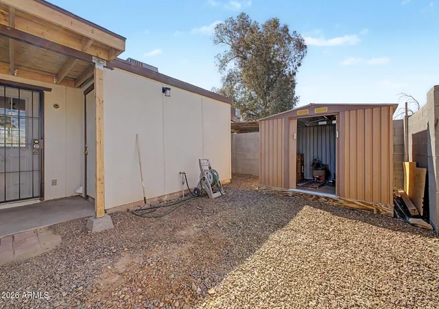 Homes for sale in Phoenix, AZ | 3120 N 67th Ln #24, Phoenix, AZ 85033 | MLS# 7029358