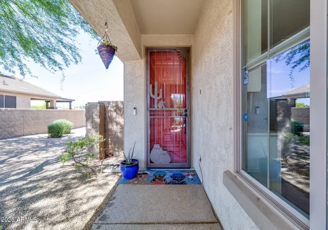 Photo 3 of Single family home for sale at 106 W Sundance Ct, San Tan Valley, AZ 85143 | MLS# 7029368 | Listing updated on 2026-10-02