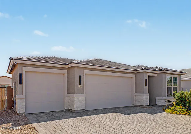 Photo 3 of Single family home for sale at 2069 E Brooklyn Dr, Casa Grande, AZ 85122 | MLS# 7029490 | Listing updated on 2026-08-27
