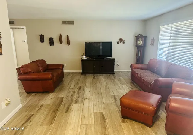 Photo 3 of Sale Pending at 4035 W Dahlia Dr, Phoenix, AZ 85029 | MLS# 7029517 | Listing updated on 2026-07-31