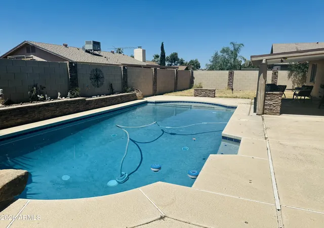 Photo 4 of Sale Pending at 4035 W Dahlia Dr, Phoenix, AZ 85029 | MLS# 7029517 | Listing updated on 2026-07-31