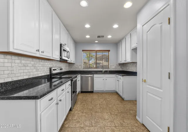 Photo 4 of Single family home for sale at 6517 W Yellow Bird Ln, Phoenix, AZ 85083 | MLS# 7029538 | Listing updated on 2026-09-12