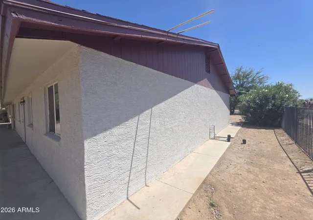 Photo 3 of Townhouse for sale at 1001 N 32nd Avenue, Phoenix, AZ 85009 | MLS# 7032228 | Listing updated on 2026-09-30