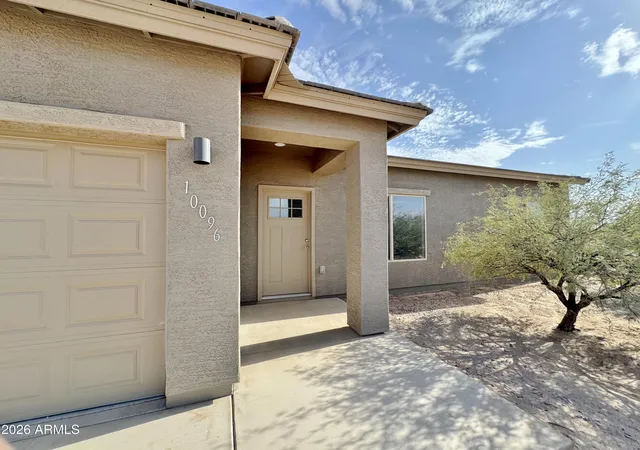 Photo 2 of Single family home for sale at 10096 W Lazy Acres Dr, Casa Grande, AZ 85193 | MLS# 7029817 | Listing updated on 2026-09-29