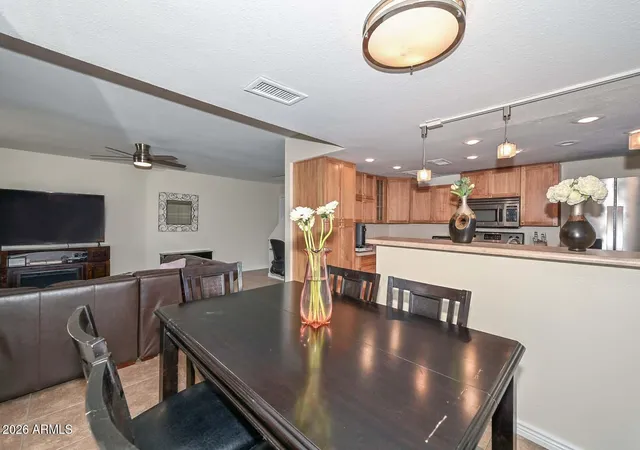 3rd image of 202 E Betty Elyse Ln, Phoenix, AZ 85022 | MLS# 7030281