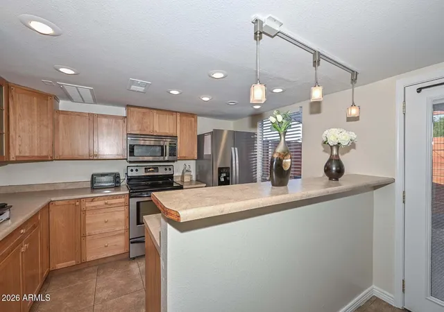 4th image of 202 E Betty Elyse Ln, Phoenix, AZ 85022 | MLS# 7030281
