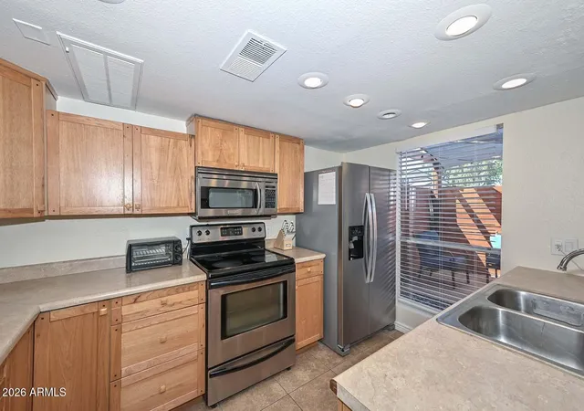 5th image of 202 E Betty Elyse Ln, Phoenix, AZ 85022 | MLS# 7030281