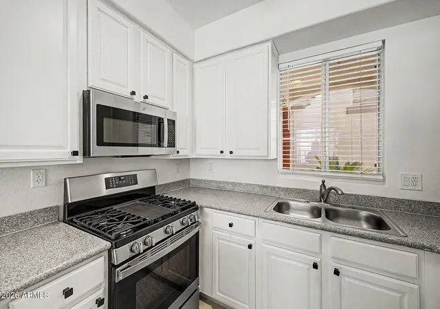 3rd image of 2992 N Miller Rd, Scottsdale, AZ 85251