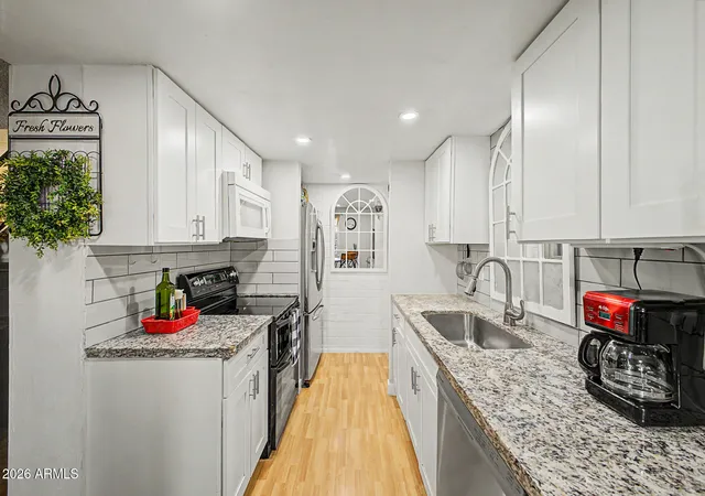 5th image of 4252 N 68Th Ln, Phoenix, AZ 85033 | MLS# 7031717