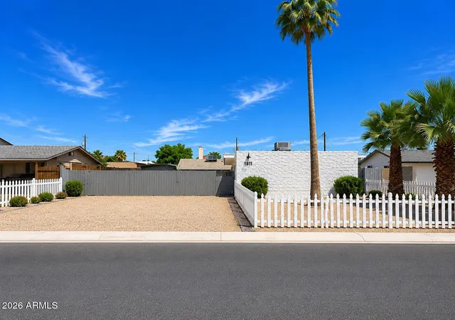 Photo 3 of Townhouse for sale at 1812 N 31st Place, Phoenix, AZ 85008 | MLS# 7033472 | Listing updated on 2026-08-25