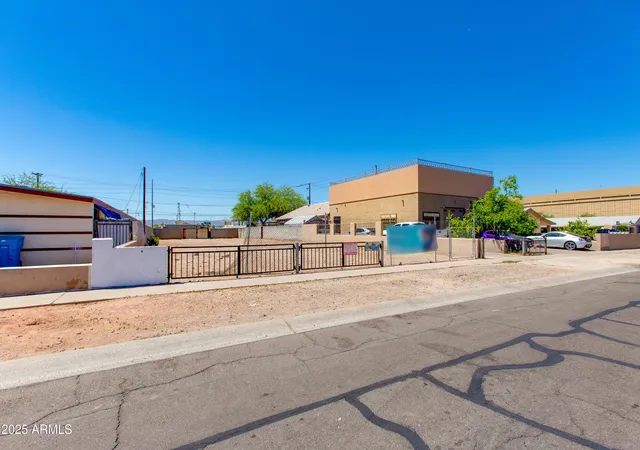 4th image of 2145 E Taylor St #11, Phoenix, AZ 85006 | MLS# 7031370
