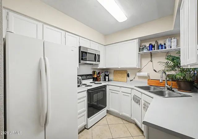 Homes for sale in Mesa, AZ | 533 W Guadalupe Rd, Mesa, AZ 85210