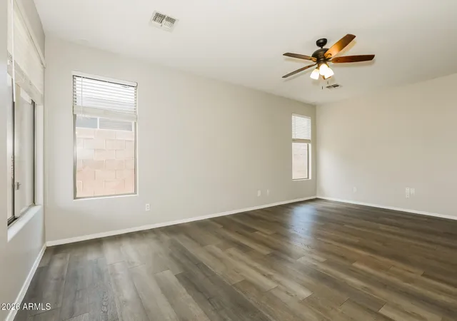 Photo 4 of Single family home for sale at 10 E Ml Reef Dr, San Tan Valley, AZ 85143 | MLS# 7030574 | Listing updated on 2026-10-22