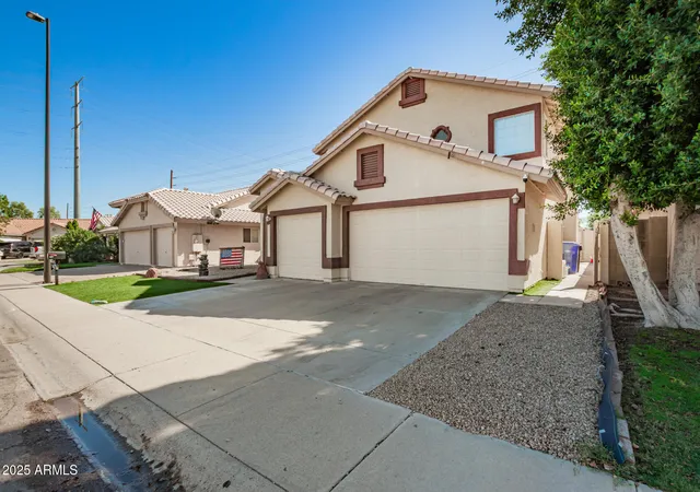 Photo 3 of Single family home for sale at 1921 E Marquette Dr, Gilbert, AZ 85234 | MLS# 7030202 | Listing updated on 2026-10-26