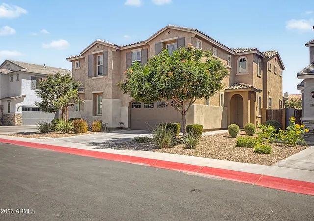 Photo 3 of Sale Pending at 905 S Canal Dr #14, Chandler, AZ 85225 | MLS# 7031777 | Listing updated on 2026-09-01