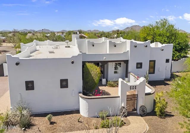 Photo 1 of Single family home for sale at 605 W Ridgecrest Rd, Phoenix, AZ 85086 | MLS# 7030392 | Listing updated on 2026-09-22
