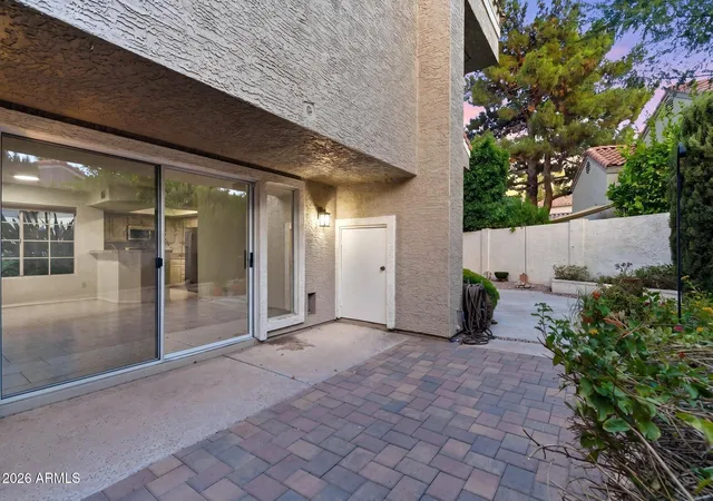 Photo 3 of Single family home for sale at 4021 E Laurel Ln, Phoenix, AZ 85028 | MLS# 7030433 | Listing updated on 2026-09-22