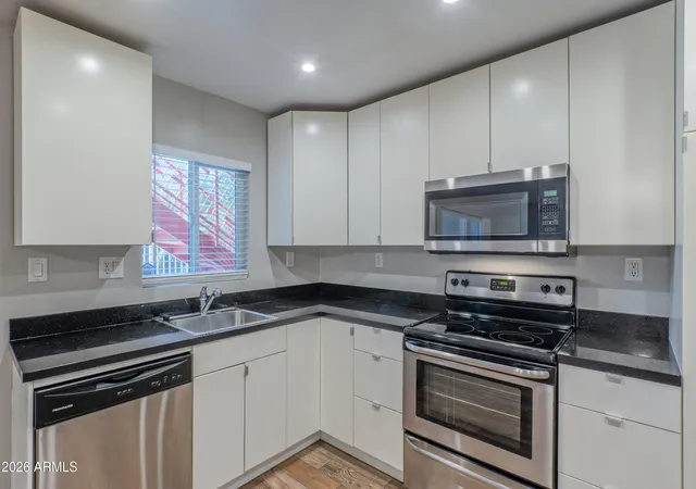 Photo 3 of Townhouse for sale at 3611 N 5th Avenue, Phoenix, AZ 85013 | MLS# 7030825 | Listing updated on 2026-08-25