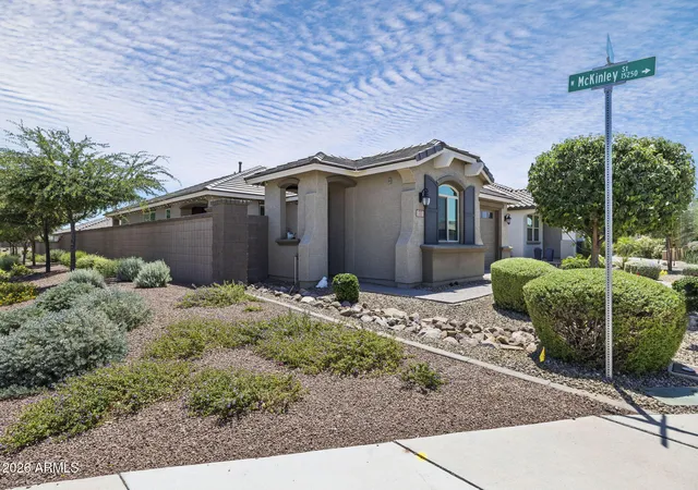 Photo 3 of Single family home for sale at 707 N 152nd Drive, Goodyear, AZ 85338 | MLS# 7031125 | Listing updated on 2026-10-28