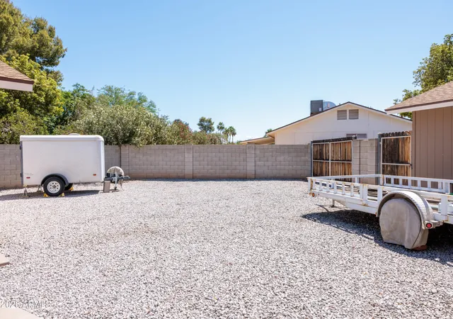 3rd image of 2526 E John Cabot Rd, Phoenix, AZ 85032 | MLS# 7034115
