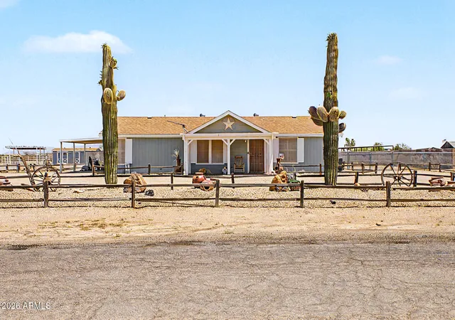 2nd image of 14449 S Vaquero Cir, Arizona City, AZ 85123 | MLS# 7033939