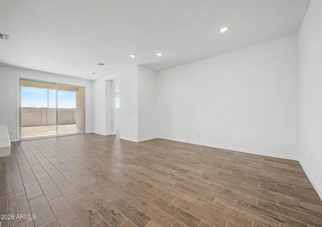 5th image of 17223 W Saguaro Vista Dr, Surprise, AZ 85387 | MLS# 7031502