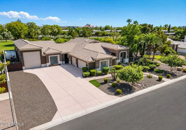 Photo 4 of Single family home for sale at 7547 W Libby St, Glendale, AZ 85308 | MLS# 7044452 | Listing updated on 2026-09-02