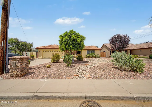 Homes for sale in Phoenix, AZ | 802 E Roberts Rd, Phoenix, AZ 85022 | MLS# 7032123