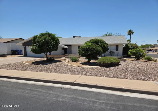 2nd image of 3555 W Acoma Dr, Phoenix, AZ 85053 | MLS# 7032406