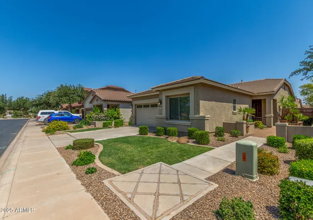 Photo 4 of Single family home for sale at 374 W Lyle Ave, San Tan Valley, AZ 85140 | MLS# 7031522 | Listing updated on 2026-09-21