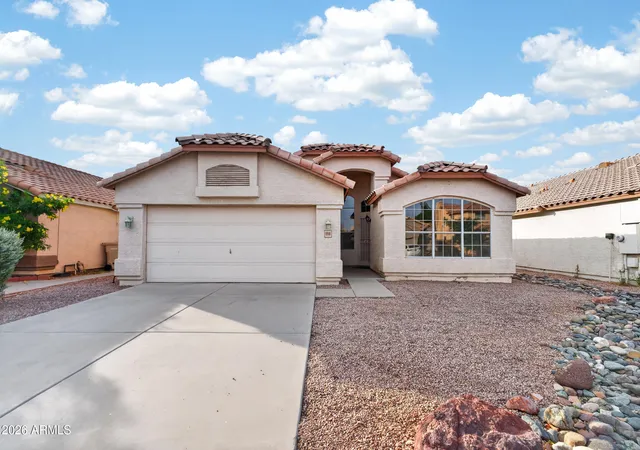 Photo 2 of Single family home for sale at 8916 W Davis Rd, Peoria, AZ 85382 | MLS# 7032068 | Listing updated on 2026-08-17