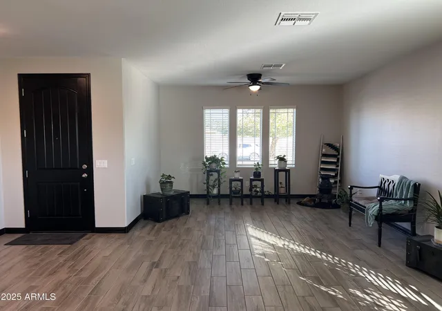 Photo 3 of Single family home for sale at 10605 W Catalina Dr, Avondale, AZ 85392 | MLS# 7032158 | Listing updated on 2026-09-07