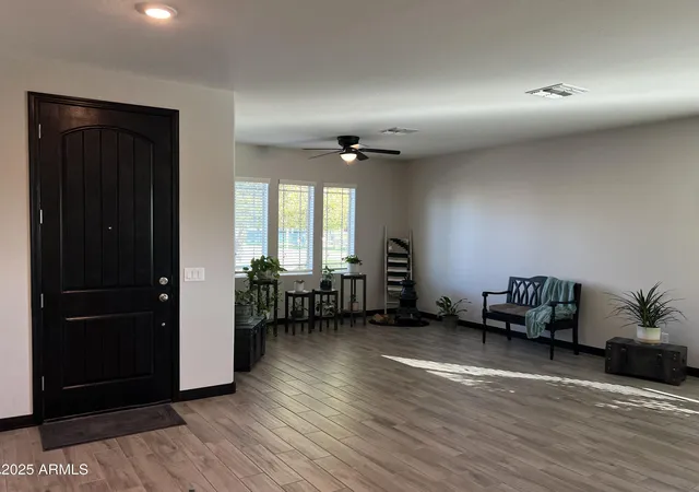 Photo 4 of Single family home for sale at 10605 W Catalina Dr, Avondale, AZ 85392 | MLS# 7032158 | Listing updated on 2026-09-07