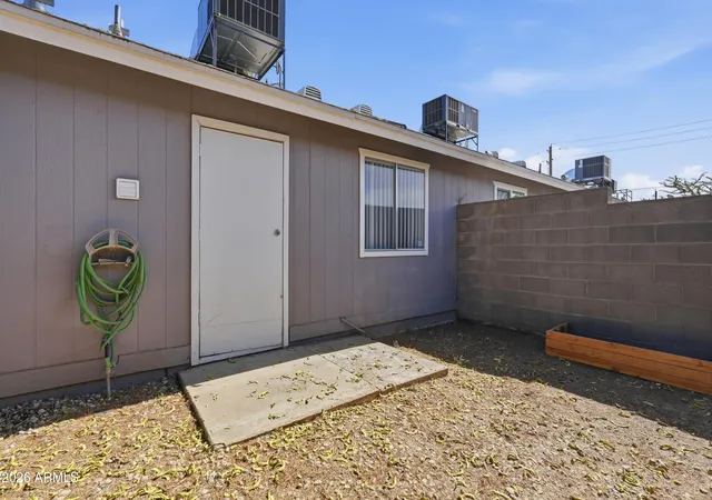 2nd image of 5960 W Oregon Ave, Glendale, AZ 85301
