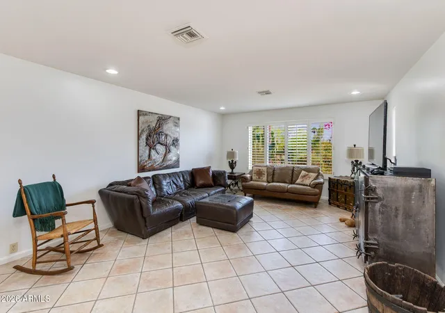 2nd image of 2236 E Cactus Wren Dr, Phoenix, AZ 85020 | MLS# 7032681